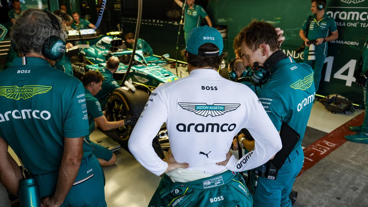 Imagen del box de Aston Martin durante el Gran Premio de México.