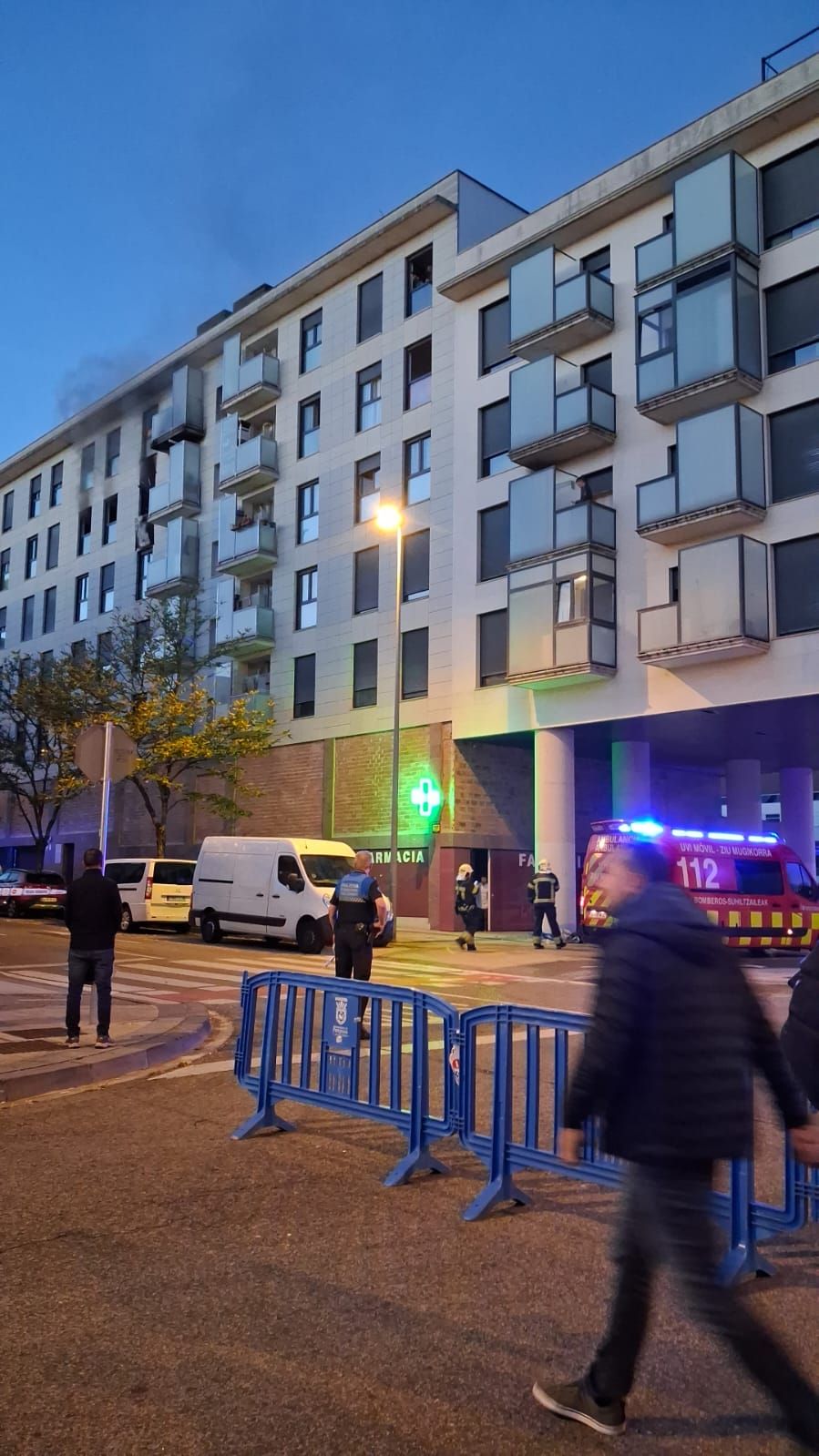 Fotos del incendio en una vivienda de Buztintxuri