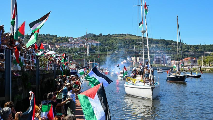De Santurtzi a Bilbao: multitudinaria marcha por la ría a favor de Palestina