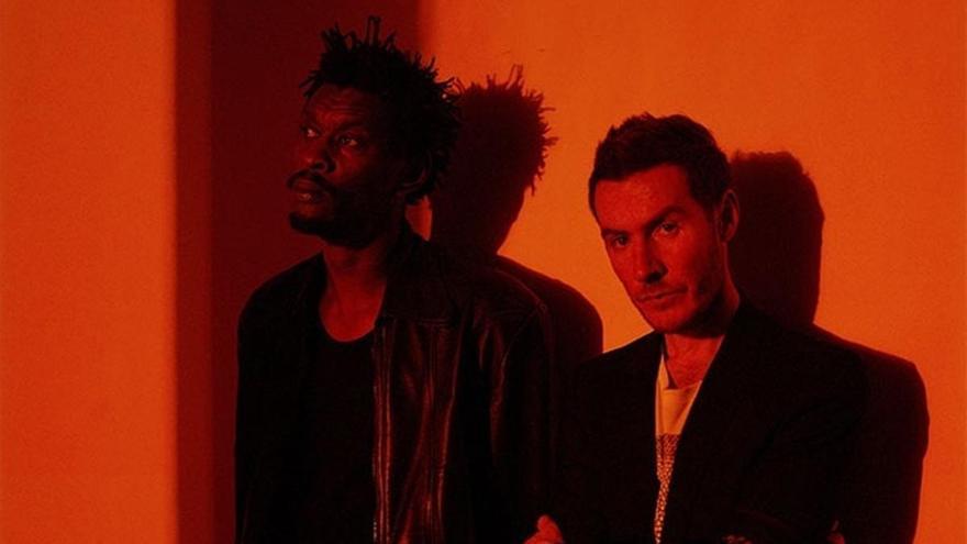 Massive Attack, detenidos en Singapur tras ondear una bandera palestina