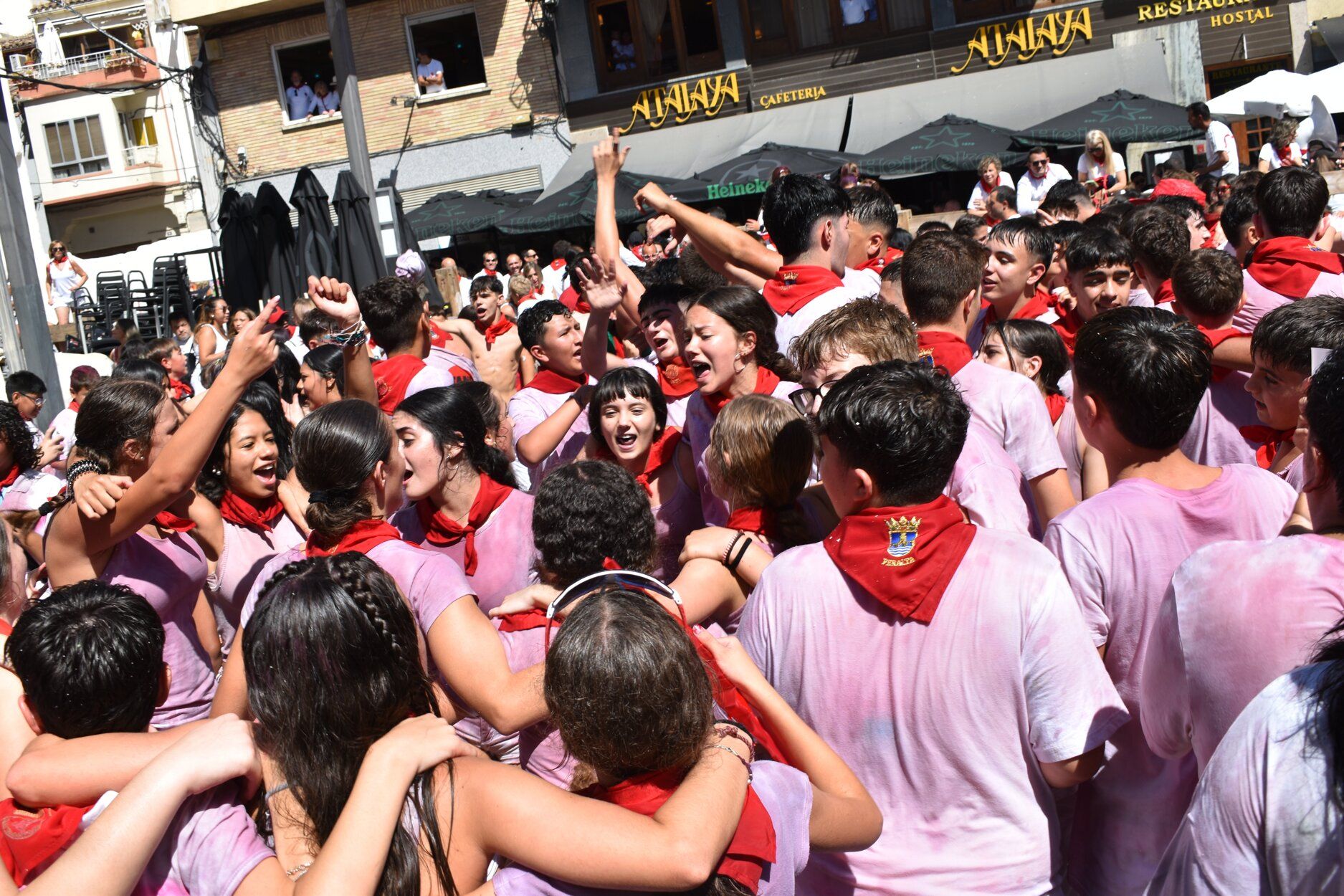 Fotos del chupinazo de fiestas de Peralta
