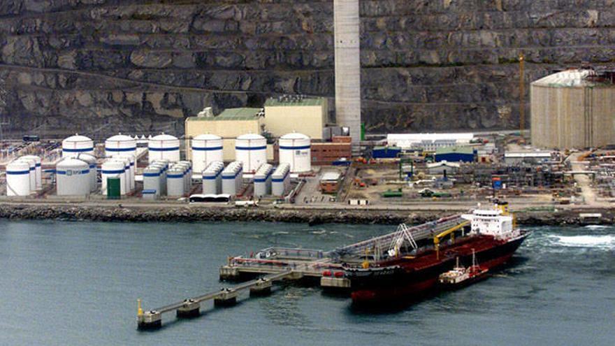 Central eléctrica de ciclo combinado a gas natural de Bahía Bizkaia Electricidad en el puerto exterior de Bilbao.