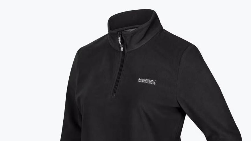 Perspectiva del forro polar Regatta Sweetheart en color negro de Decathlon