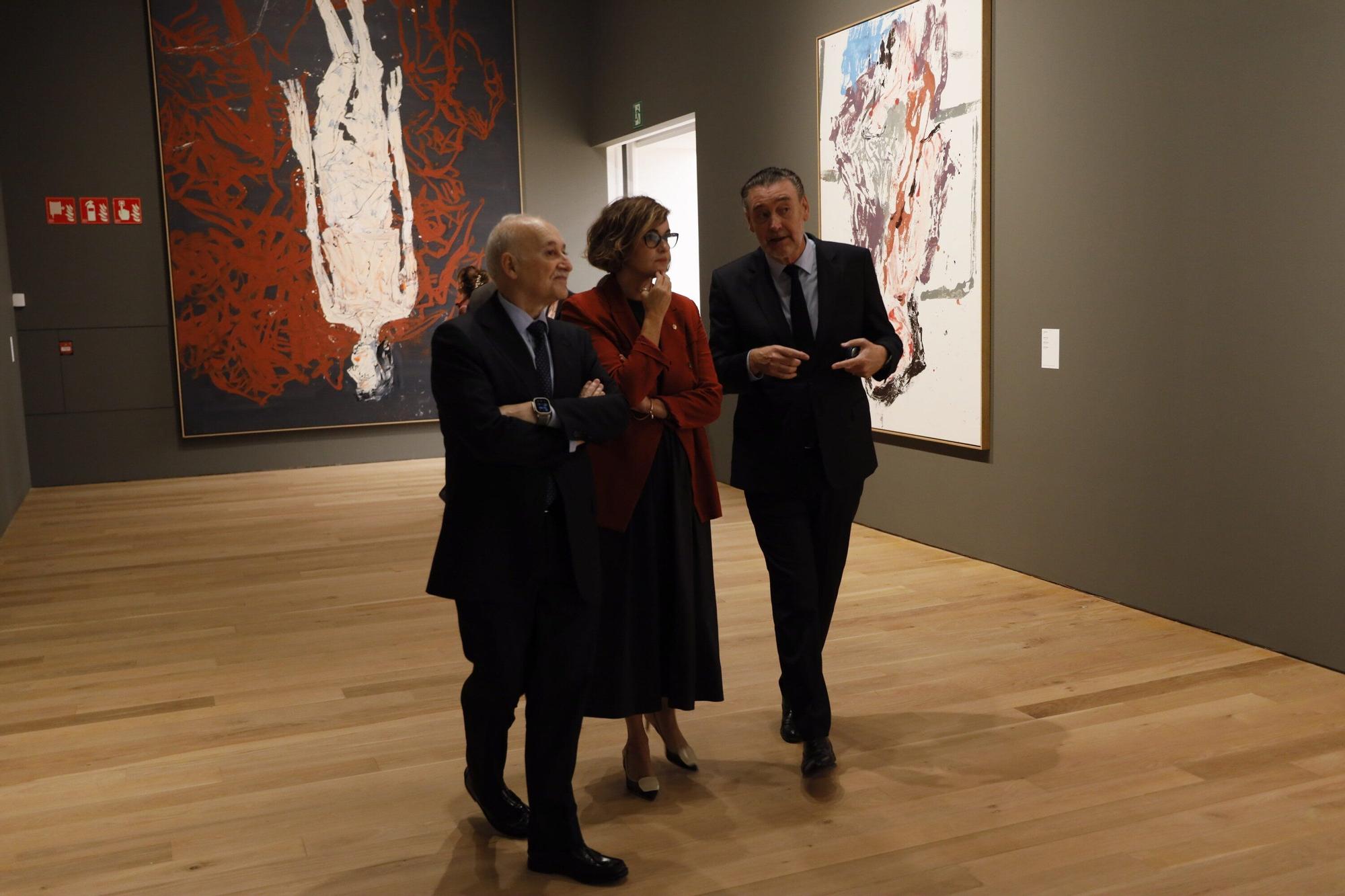El edificio moderno del Bellas Artes reabre con Baselitz, el artista que decidió pintar el mundo al revés