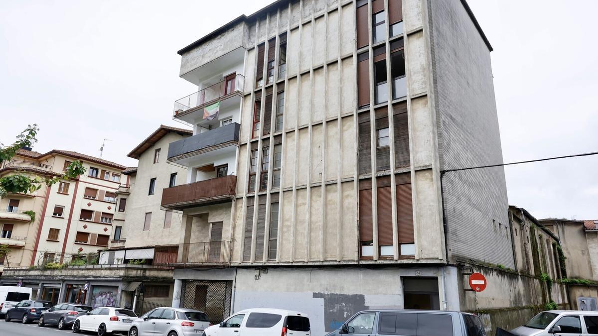 La vivienda de Andoain donde ha tenido lugar una explosión de gas.