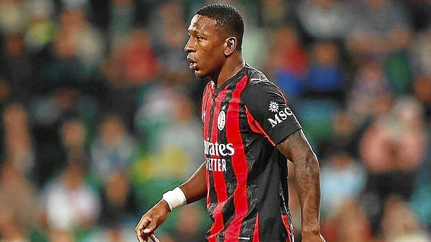 Estupiñán en un partido de pretemporada.  | FOTO: CEDIDA