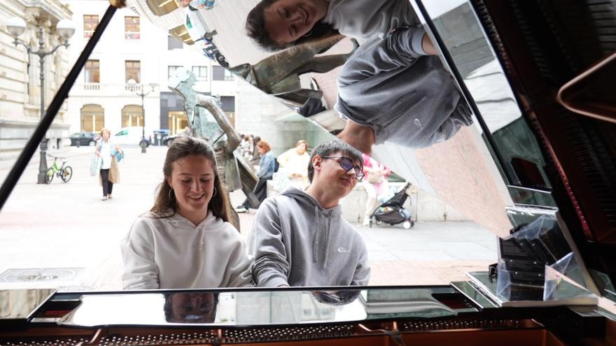 Ocho pianos de cola buscan músicos en las calles de Bilbao