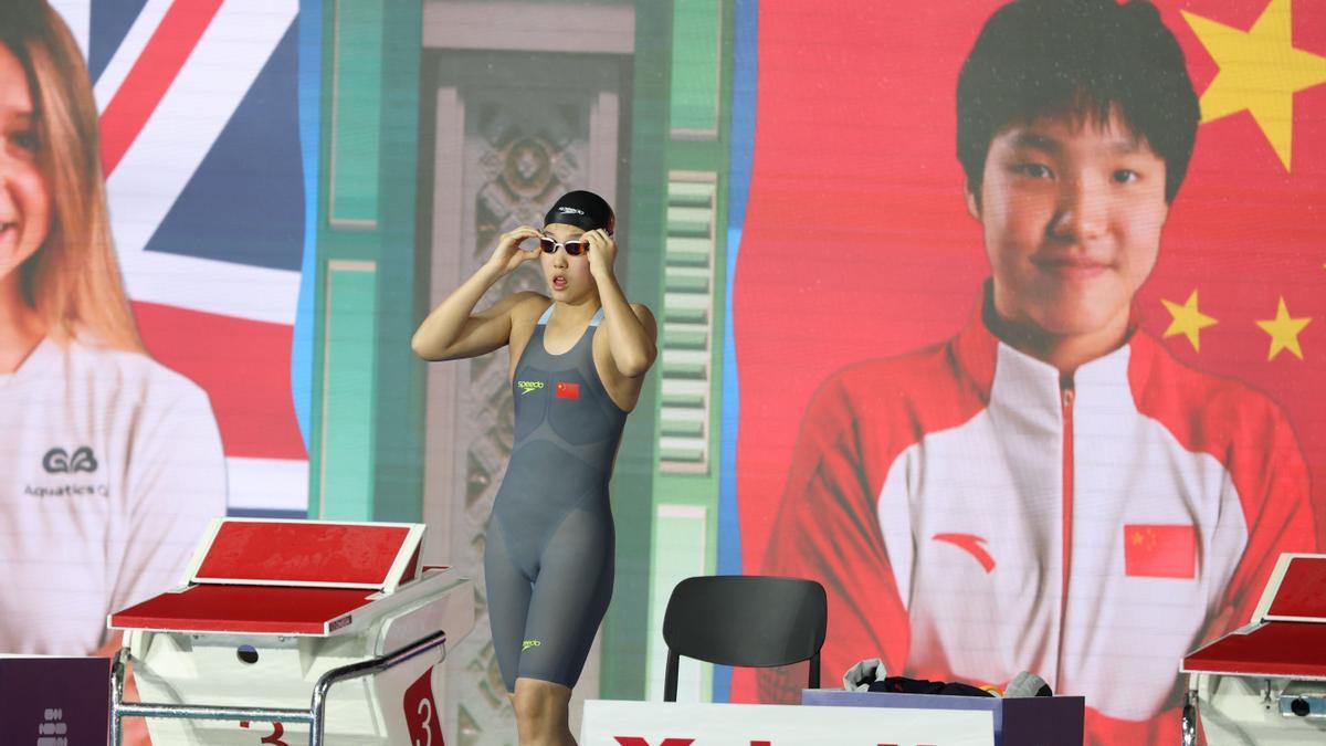 La china Zidi Yu, instantes antes de tomar parte en los 4x200.