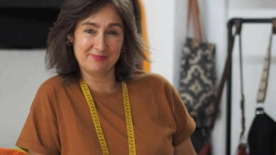 Conoce a la creadora donostiarra que está tras los estilosos bolsos que triunfan en Balenciaga Museoa