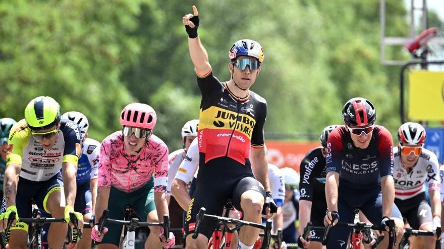 Van Aert se impone en la primera etapa del Dauphiné.