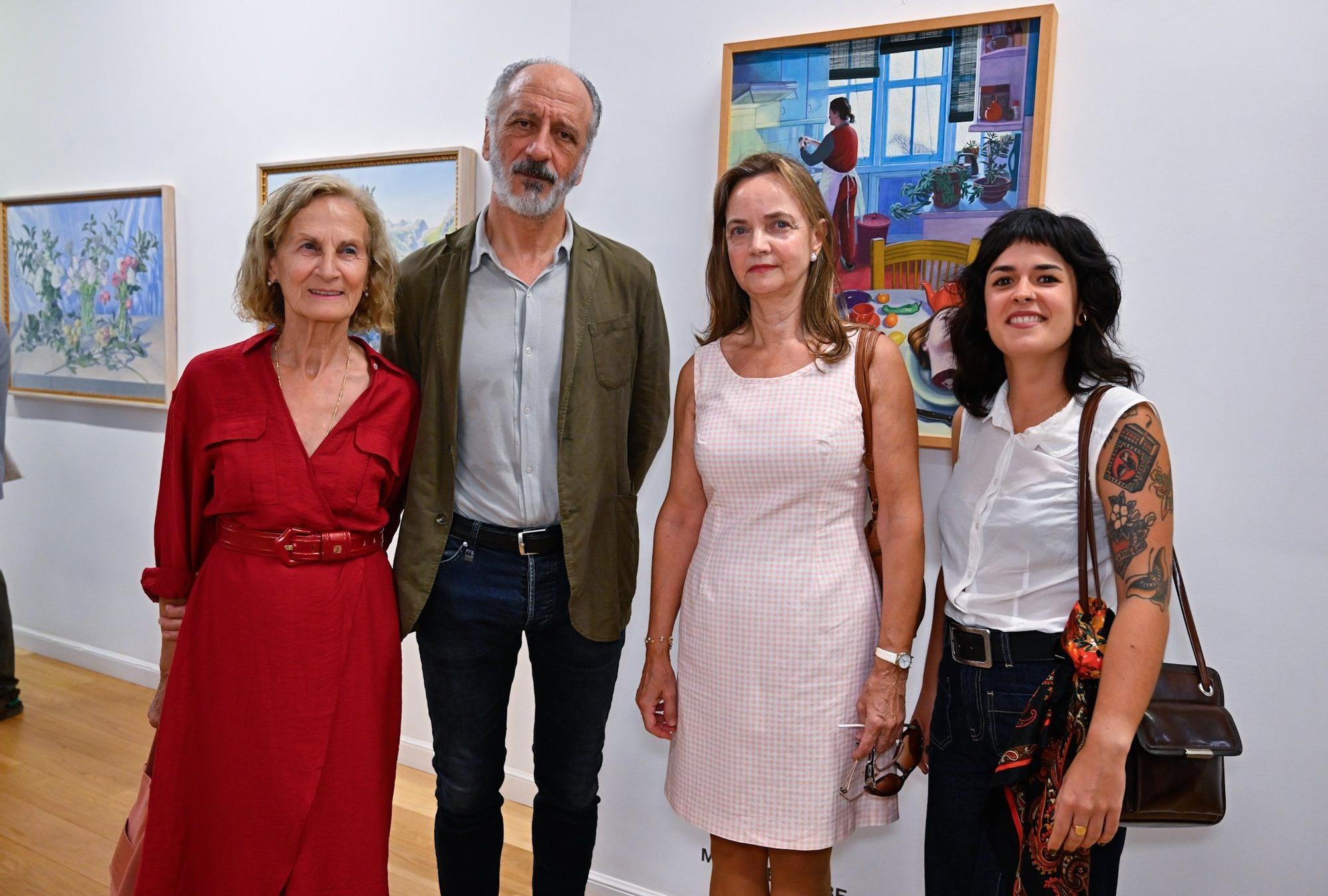 Carmen Olabarri, Javier Riaño, padre de Ana Riaño, Mercedes Truan y Madalen Pinuaga.