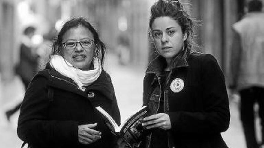 Ana Murcia y Ainara Gorostizu, ayer en la presentación.