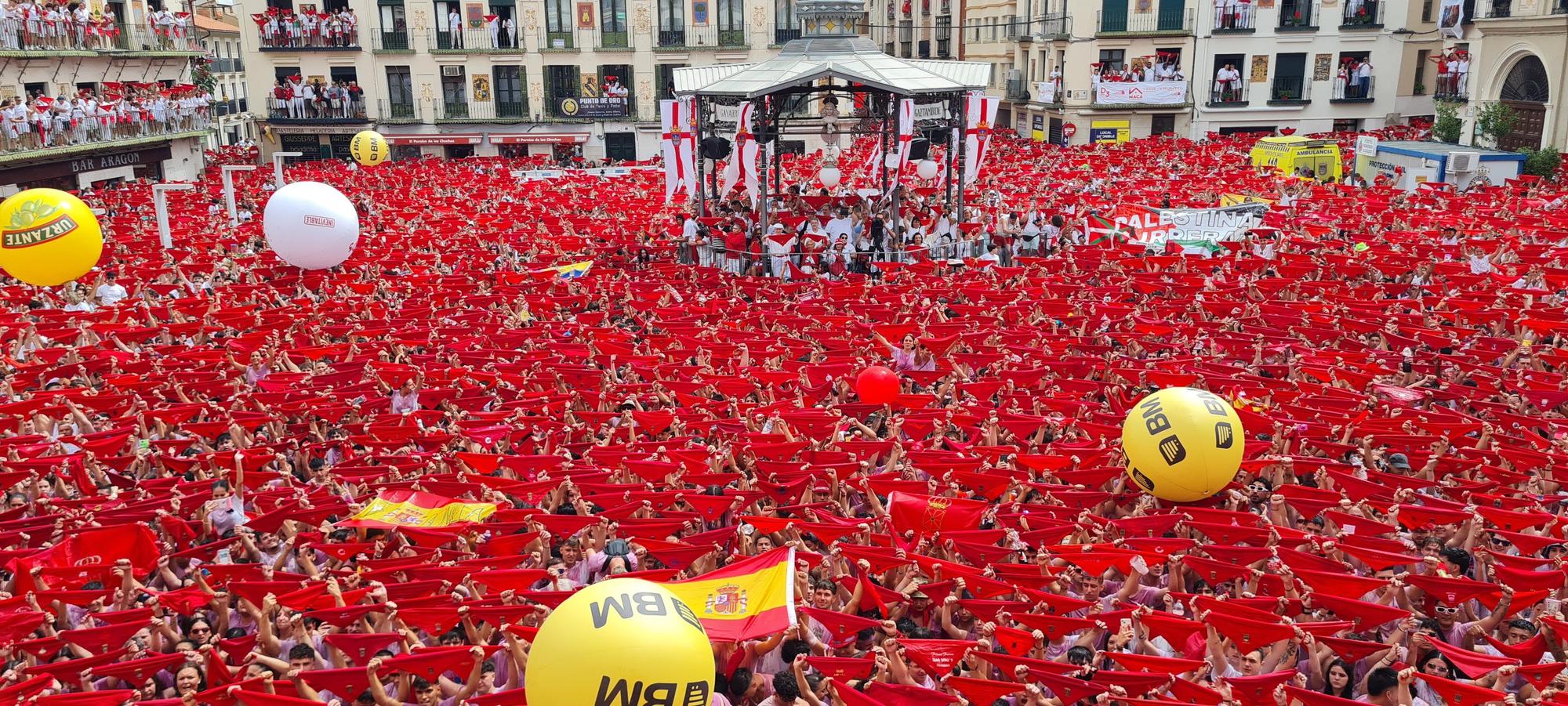 Fotos del cohete de las fiestas de Tudela 2025
