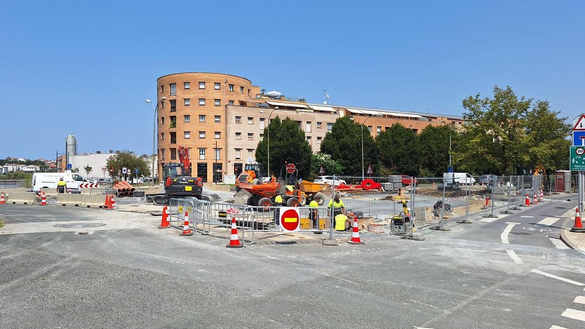 Obras de la rotonda de Azken Portu esta misma semana / Jurdan Arretxe Obras de la rotonda de Azken Portu esta misma semana / Jurdan Arretxe