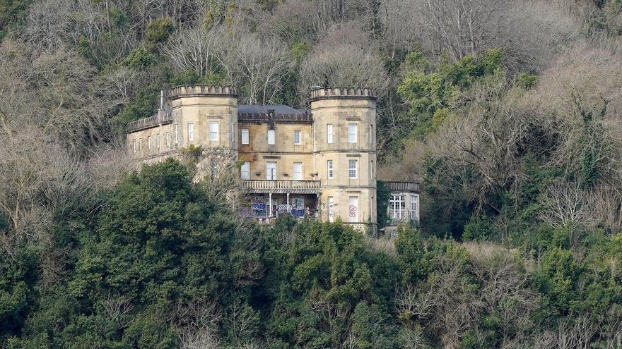 Áncora pide en el Parlamento que se replantee el marco legal para Torre Satrustegi