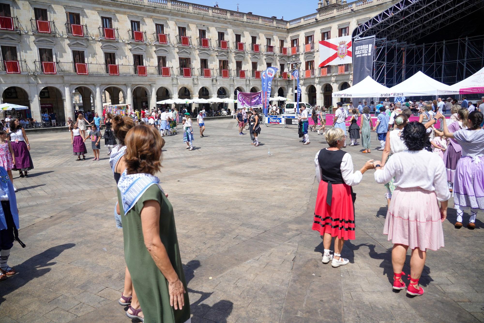 En imágenes: Otro día de fiesta en Vitoria-Gasteiz