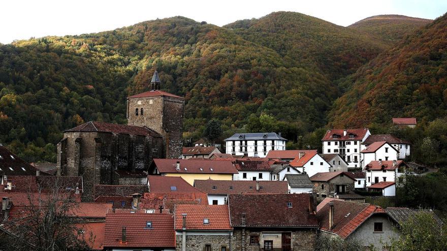 Isaba suspende la implantación  de nuevos alojamientos turísticos