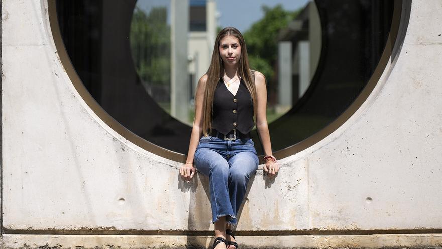 Una estudiante de la UPNA presenta su TFG en el II Congreso internacional de formación permanente en psicología