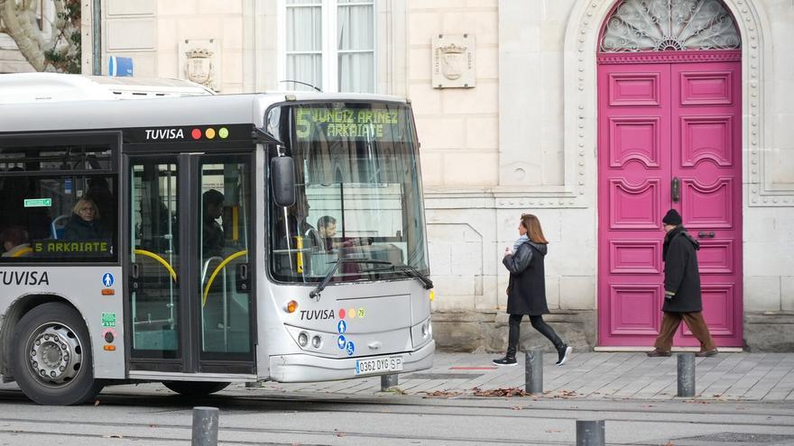 EH Bildu plantea ampliar el horario de tarde de los autobuses de Tuvisa