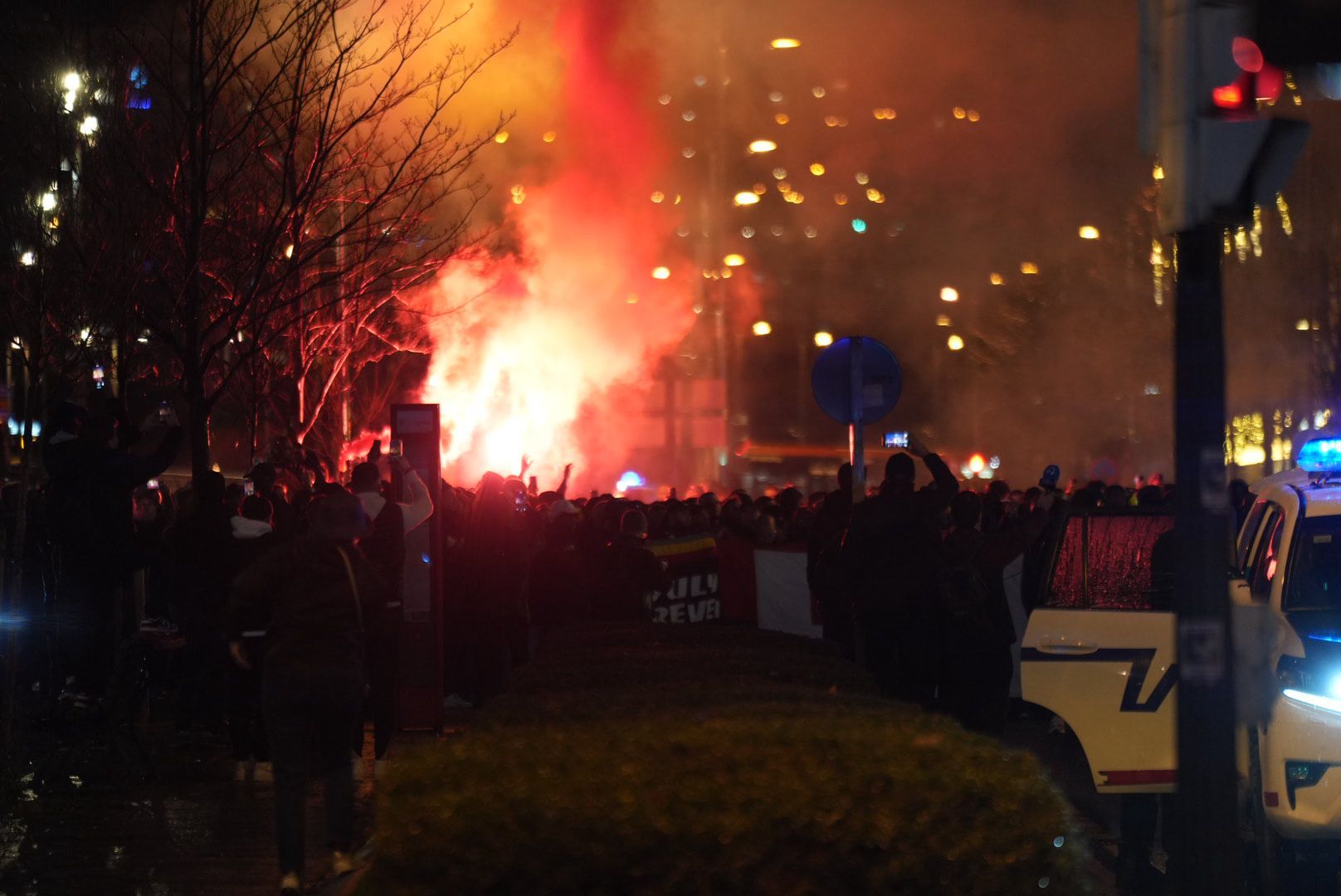 En imágenes: la afición del PSG, rumbo a San Mamés