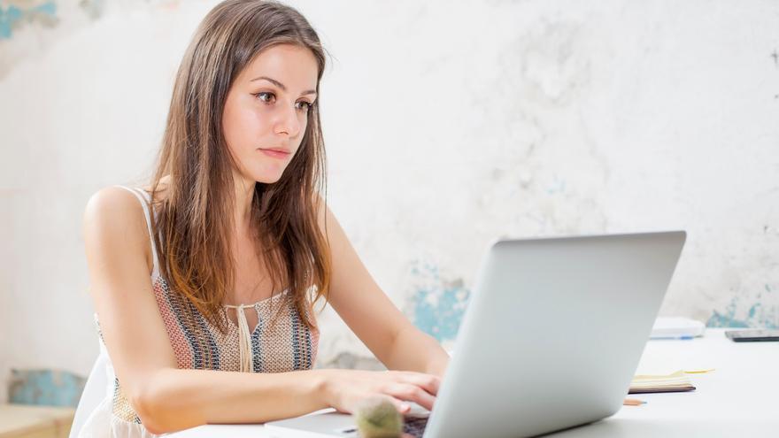 Estudiar con IA es más rápido y cómodo, pero puede debilitar la memoria a largo plazo