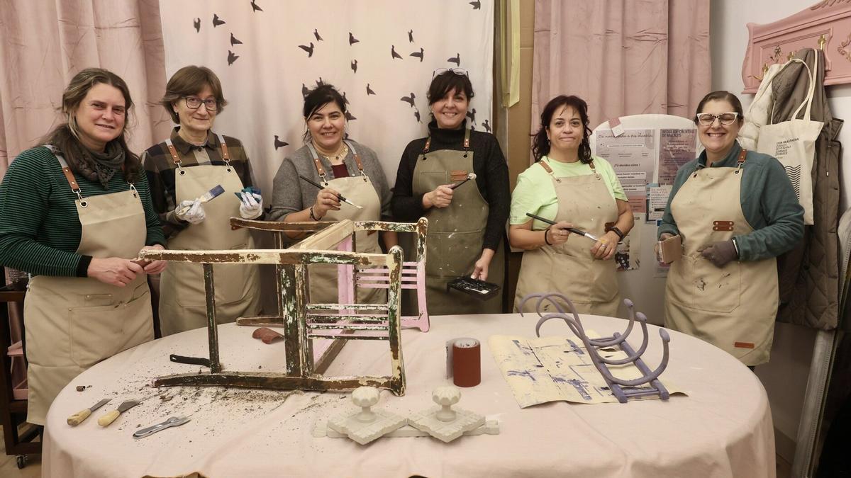 Taller de personalización de muebles en Jaio Deco.