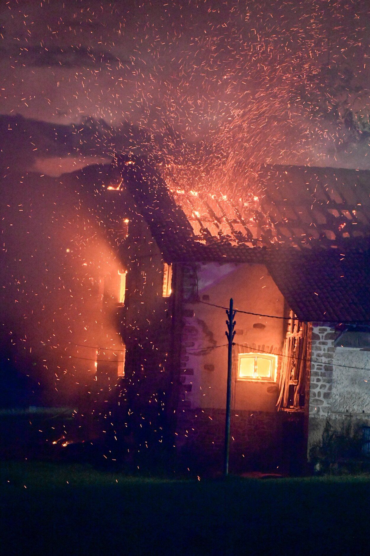 [Fotos] Segundo incendio del mes en Zumaia