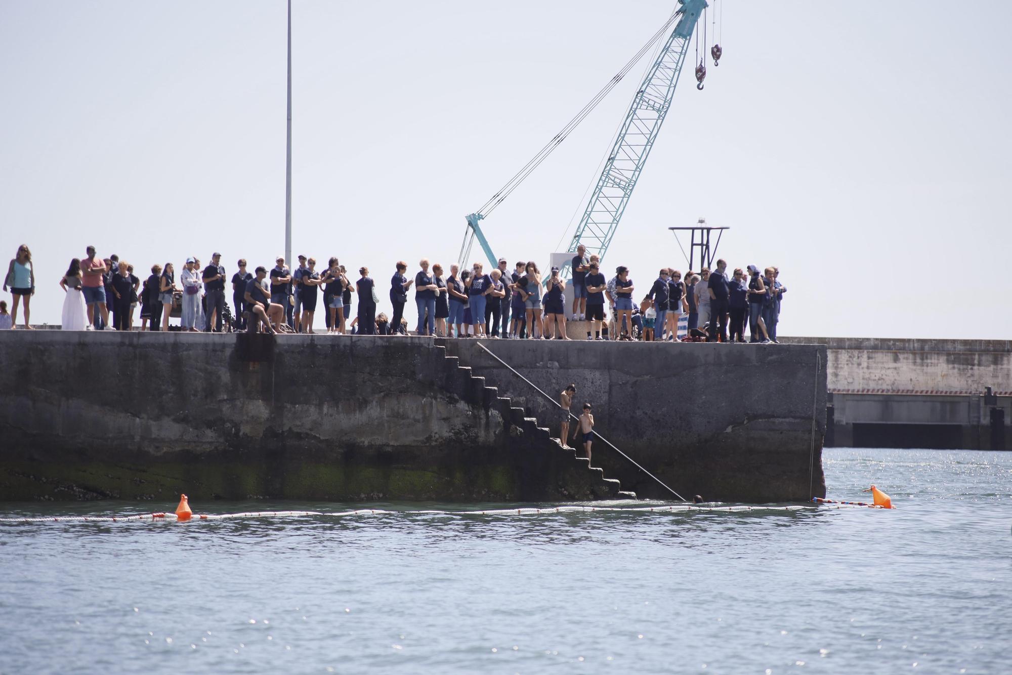 Bermeo cumple con la tradición en Madalenas: lanzamiento de la teja con un recuerdo especial para Palestina
