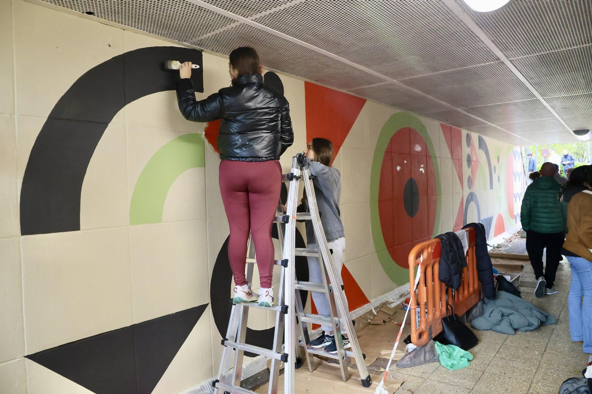 En imágenes: El túnel de Teodoro Dublang renueva su imagen gracias al alumnado de IDarte