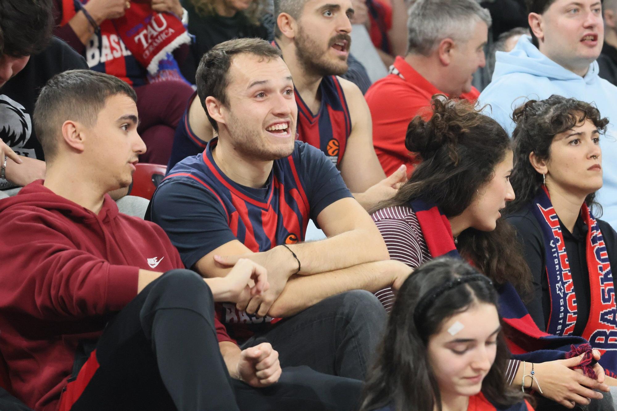 En imágenes: Ambiente en el Baskonia - Bologna (¡Búscate en las fotos!)