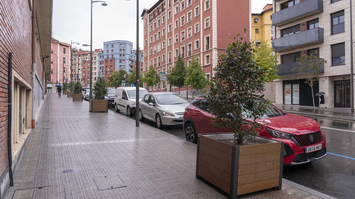 Luis Briñas kalea berrurbanizatu du Udalak.