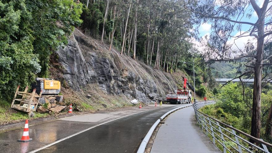 Barakaldo asienta el talud de la carretera a El Regato