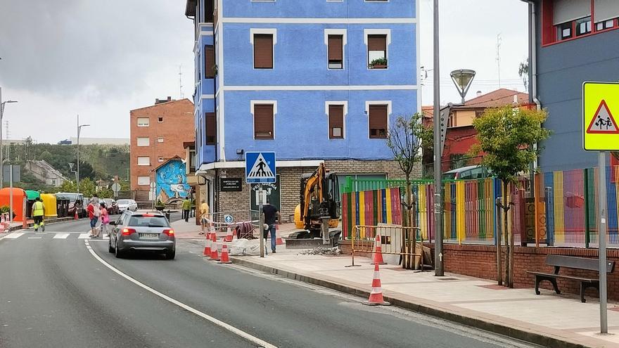 Un semáforo en la haurreskola de Ortuella mejorará la seguridad peatonal