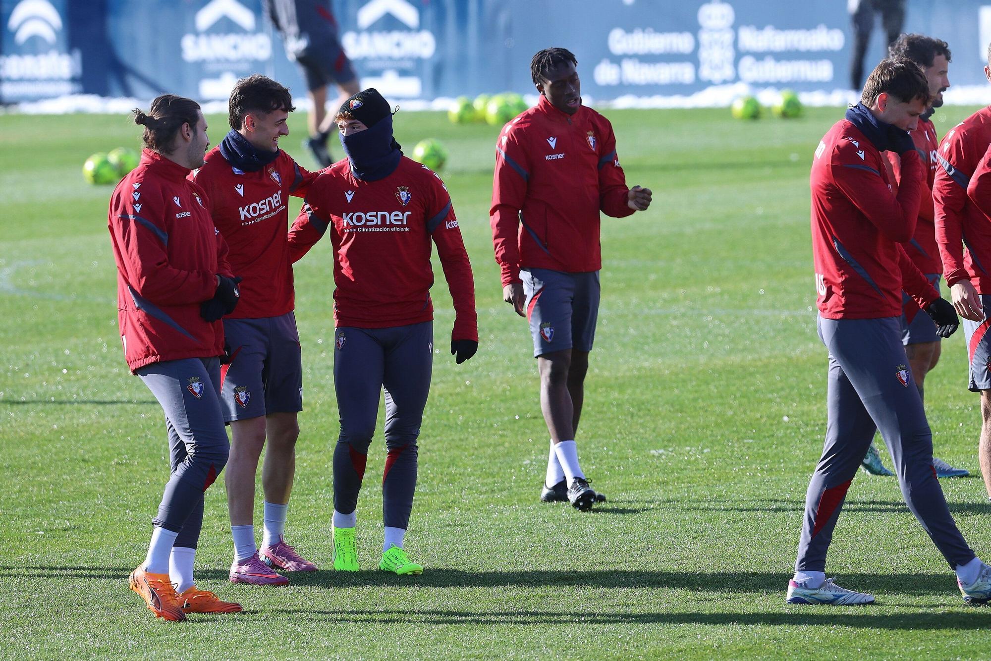 Fotos del entrenamiento de Osasuna (viernes 21 de noviembre de 2025)