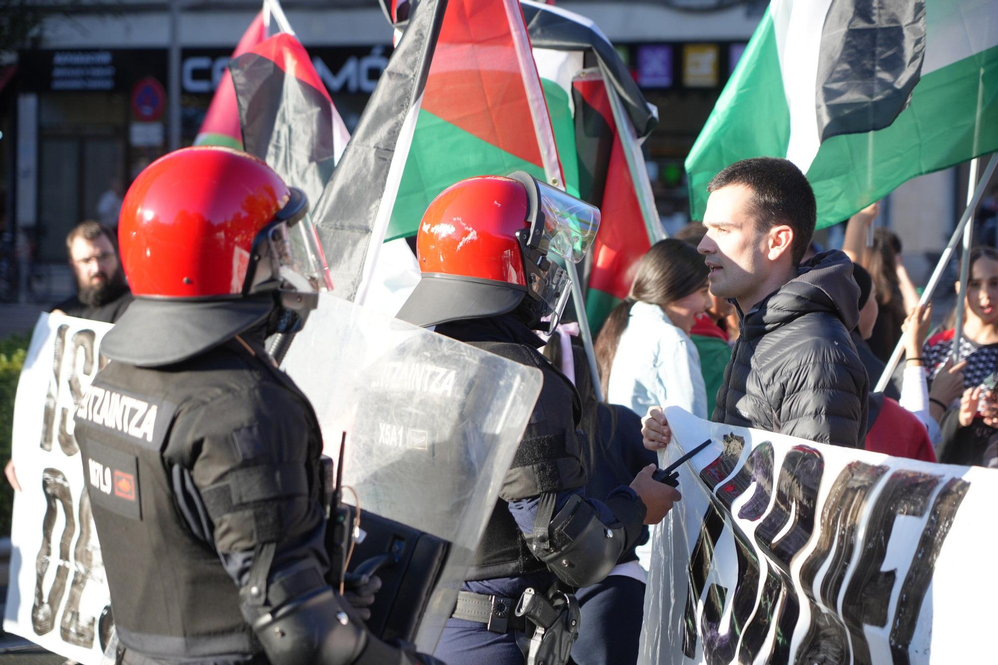 Manifestación en favor del pueblo de Gaza en Vitoria