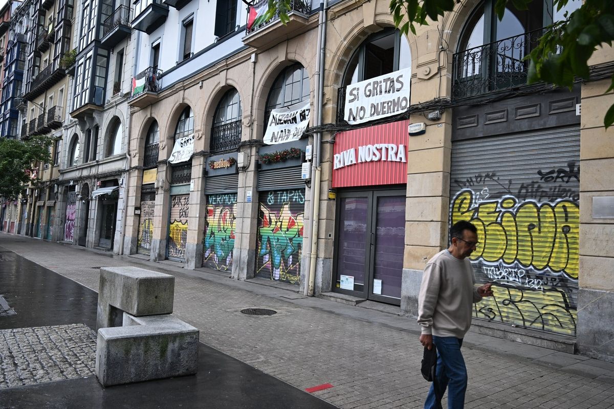 Vecinos de Marzana reivindican su derecho a descansar frente al ruido de terrazas y bares