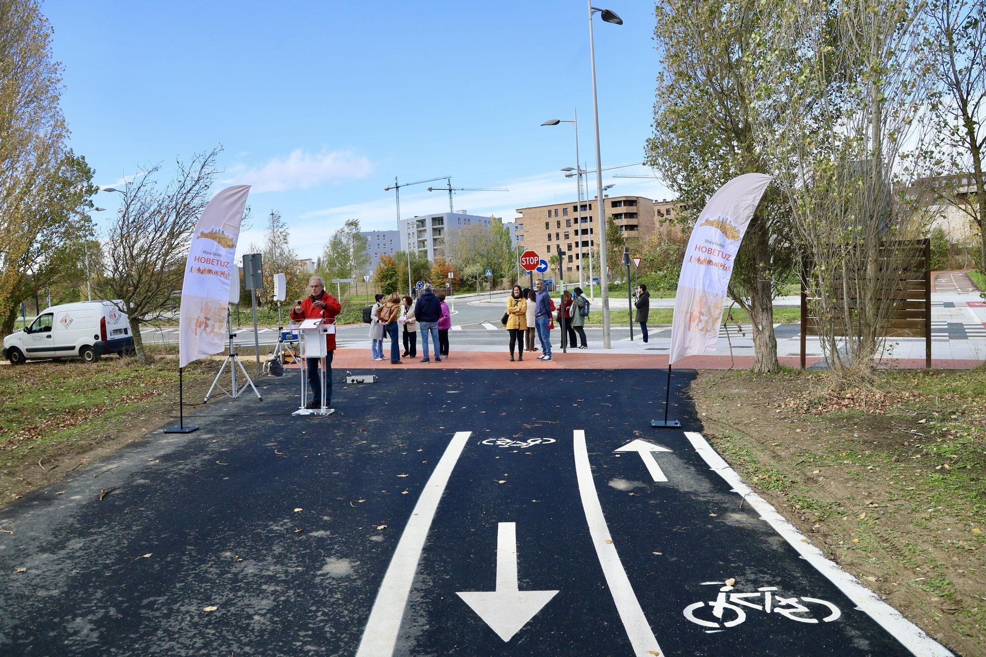 En imágenes: El nuevo camino peatonal y ciclista entre Olarizu y Goikolarra