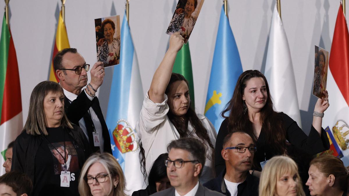 Familiares de las víctimas de la dana en el funeral de Estado