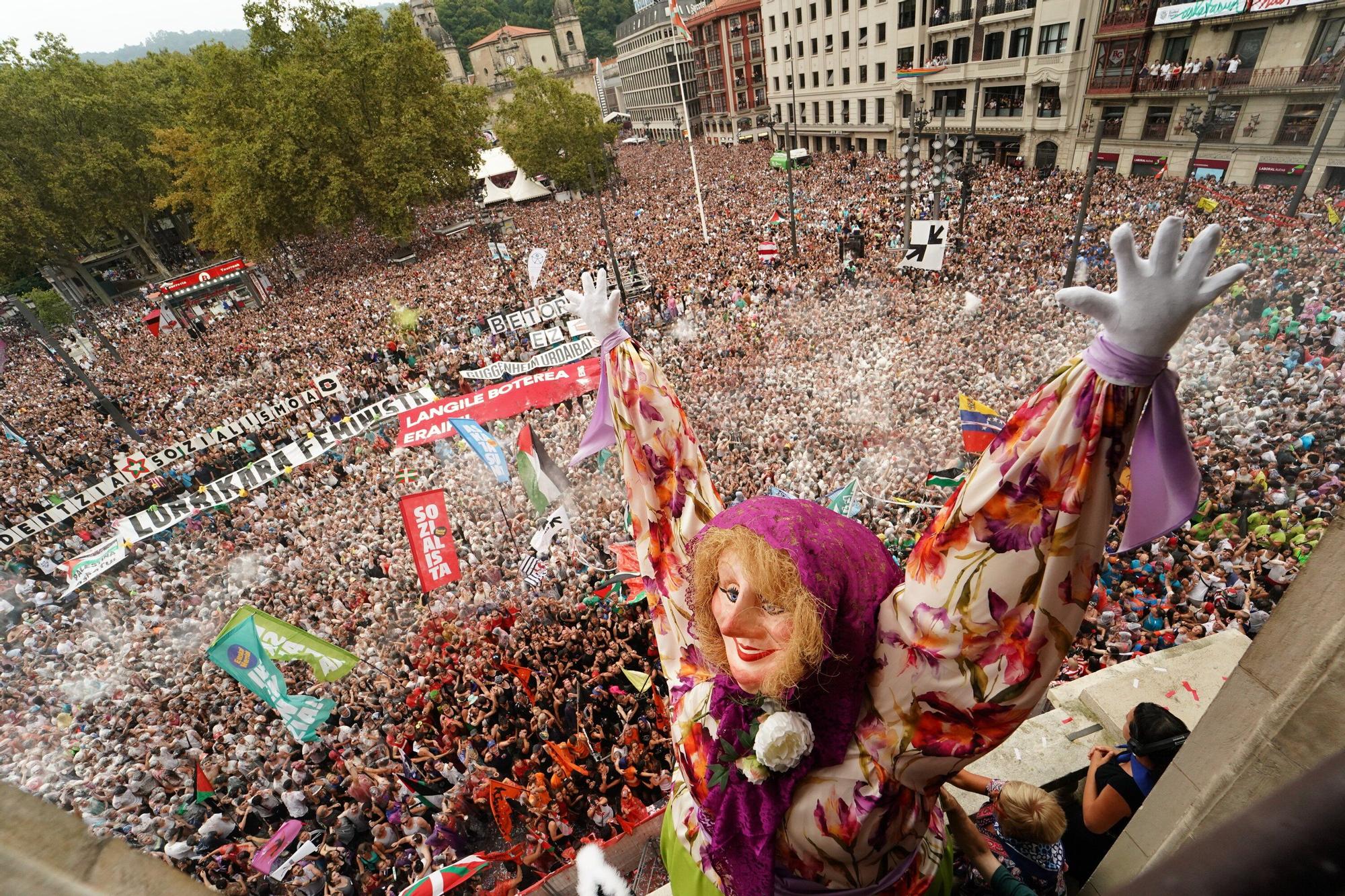 Bilbao está de fiesta: fotos del primer día de Aste Nagusia 2025
