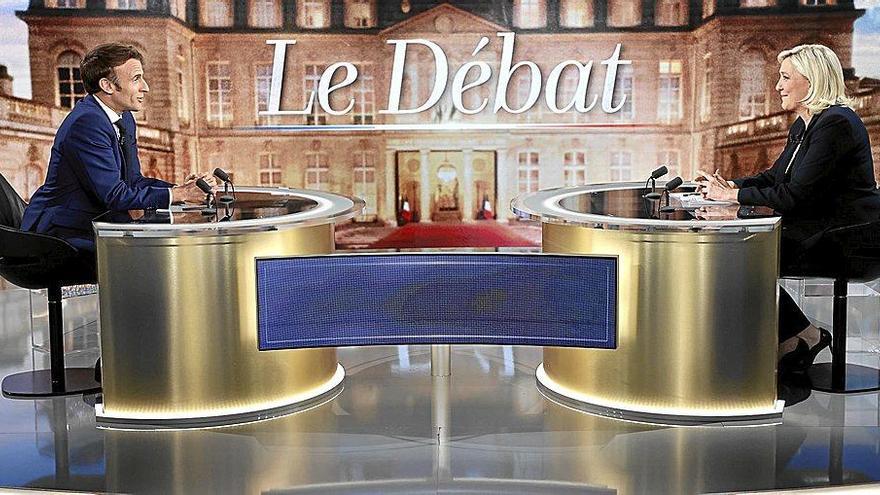 Macron y Le Pen se enfrentan por Rusia en el debate presidencial