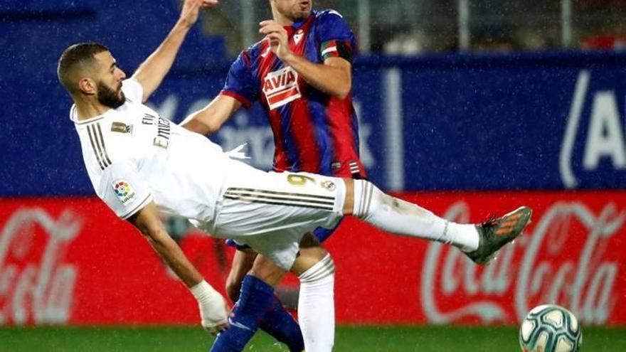 El Real Madrid golea en Ipurúa