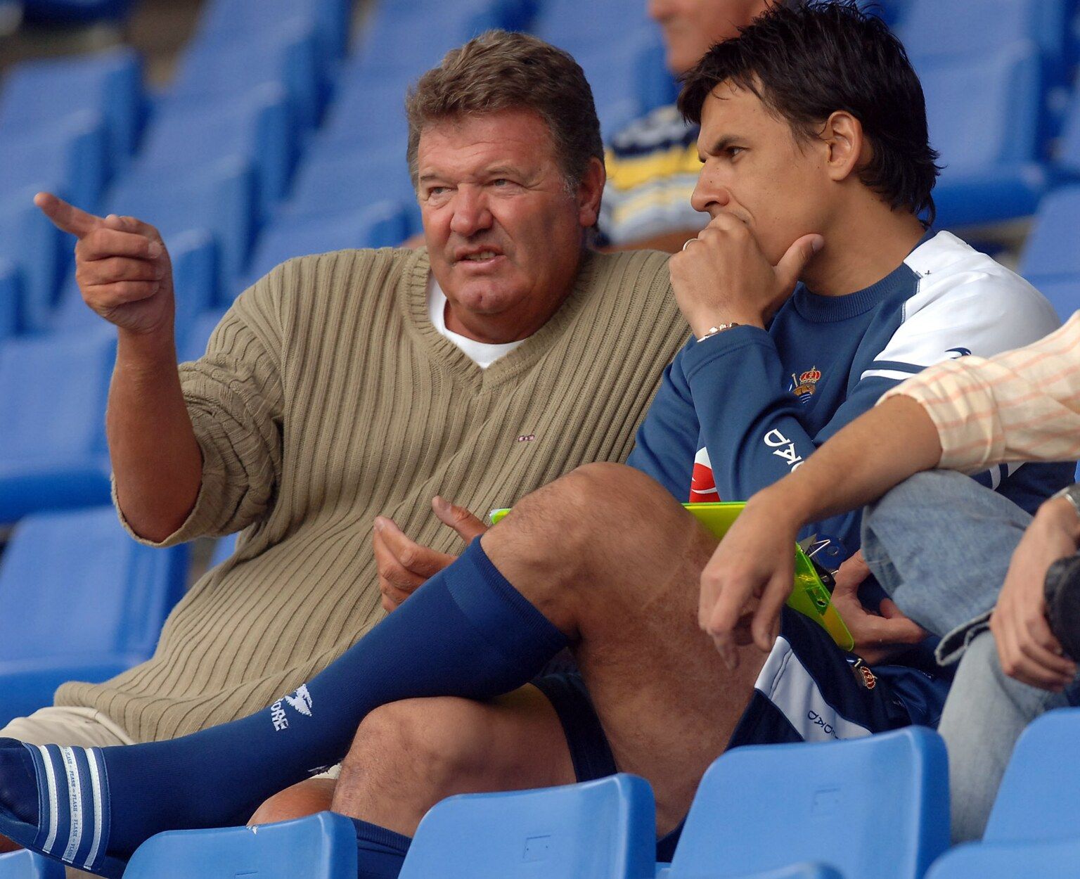 [Fotos] Benjamin Toshack recibe la insignia de oro y brillantes