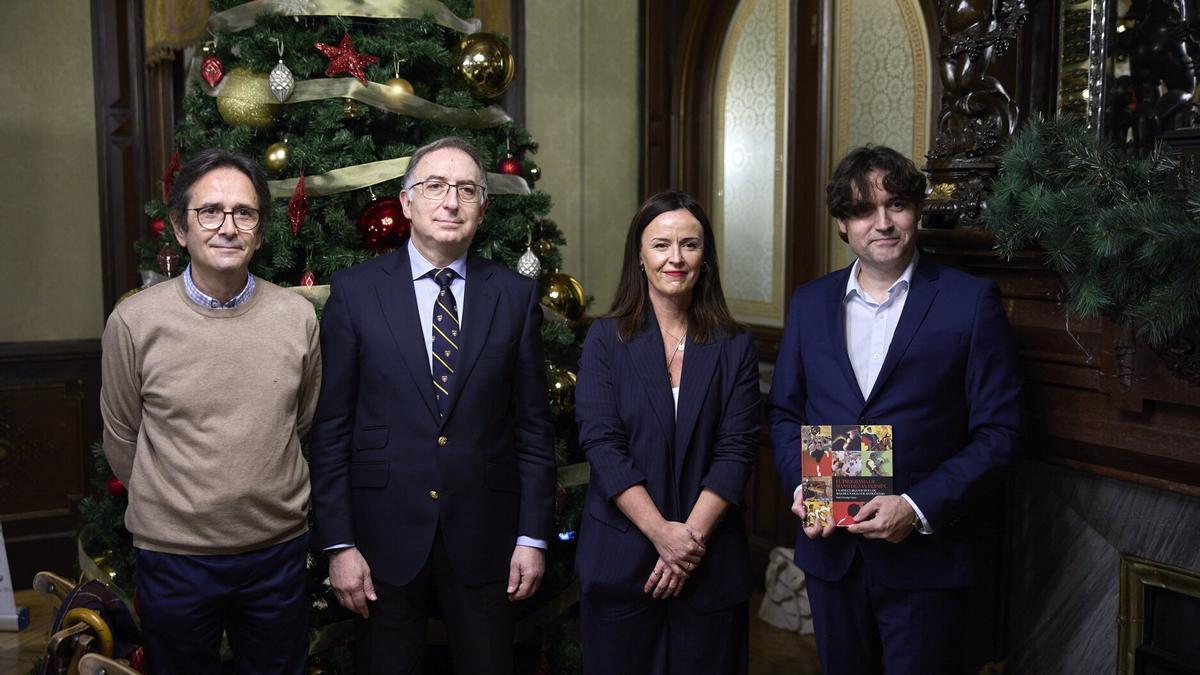Ricardo Fernández, Raúl Antón, Eva Perujuániz e Iñaki Urricelqui en la presentación del libro
