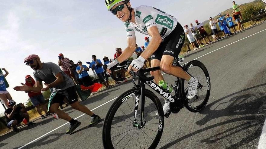 El corredor estadounidense del equipo Dimension Data, Benjamin King.