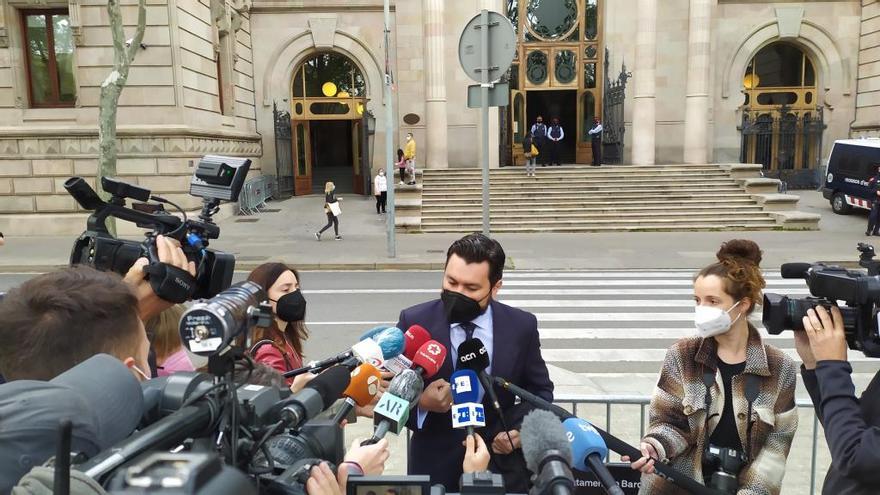 El abogado Jorge Albertini, que representa a la víctima de la violación múltiple de &#039;la manada de Sabadell&#039;, antes del juicio