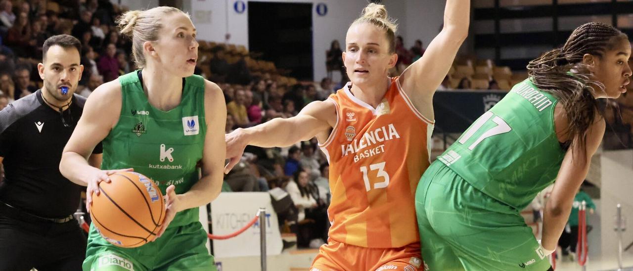 El Araski se rinde a la lógica ante el Valencia (56-77)