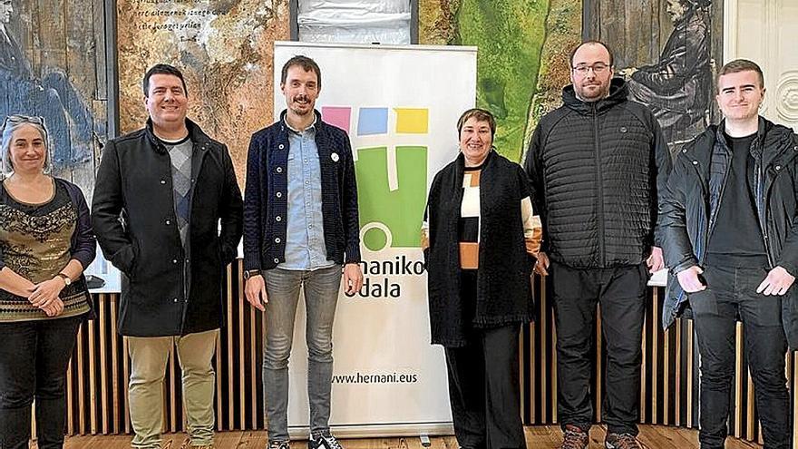 Hernani: Udalak Hermuba banda eta txistulari taldearekin hitzarmena sinatu du