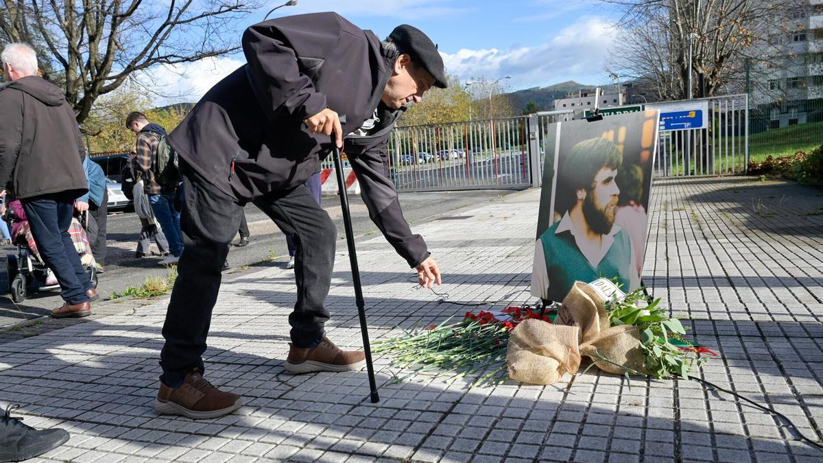 Foto de recuerdo a Mikel Zabalza Donostia