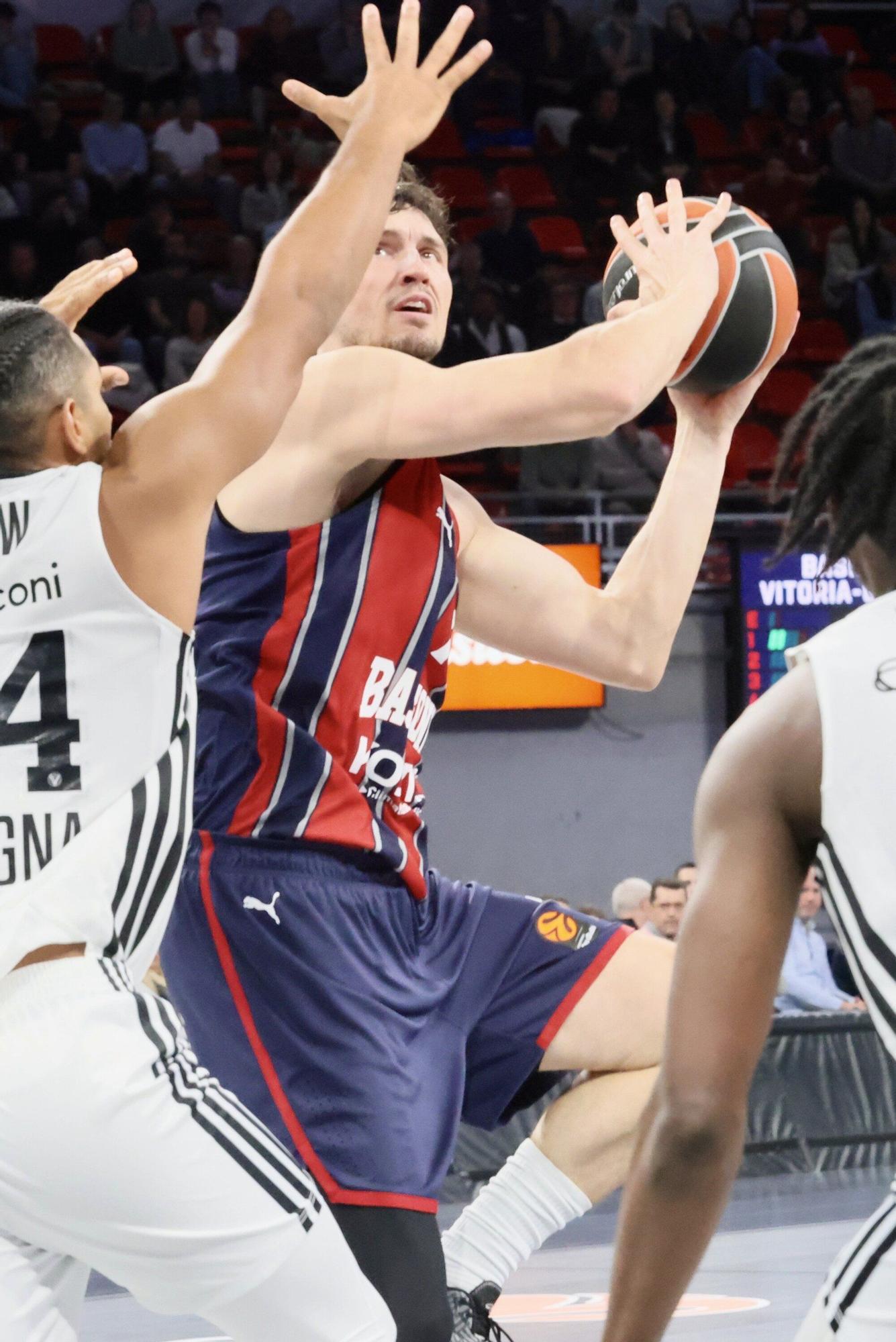 En imágenes: Todas las fotos del Baskonia - Bologna