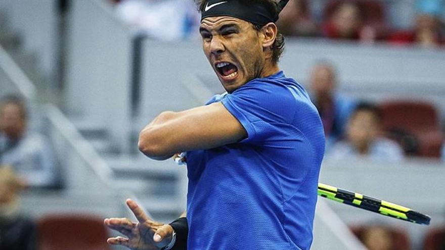 Nadal mejora y avanza a cuartos en Pekín